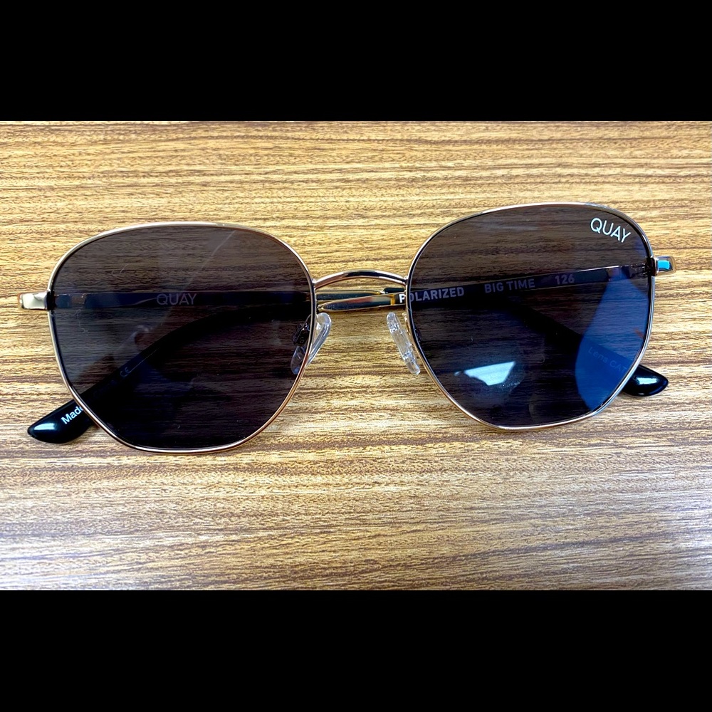 Brand New Quay Big Time polarized sunglasses